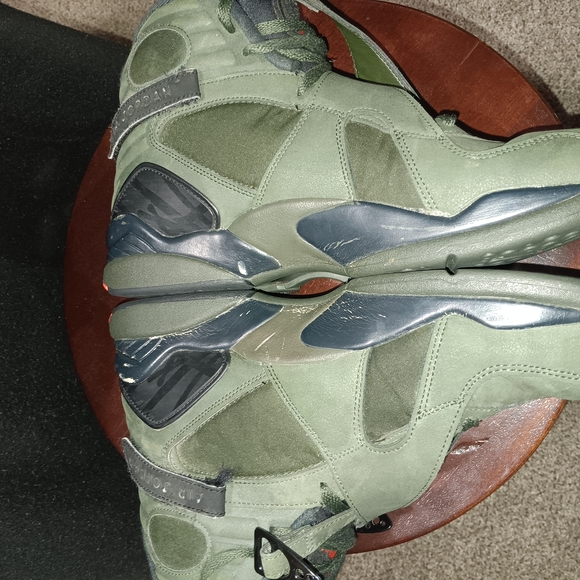 Jordan Green Sneakers with Iconic Jumpman Logo - Picture 4 of 6